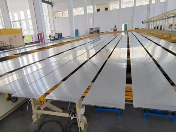 Battery tray profile water cooling plate corrosion resistance, not easy to deformation, high performance