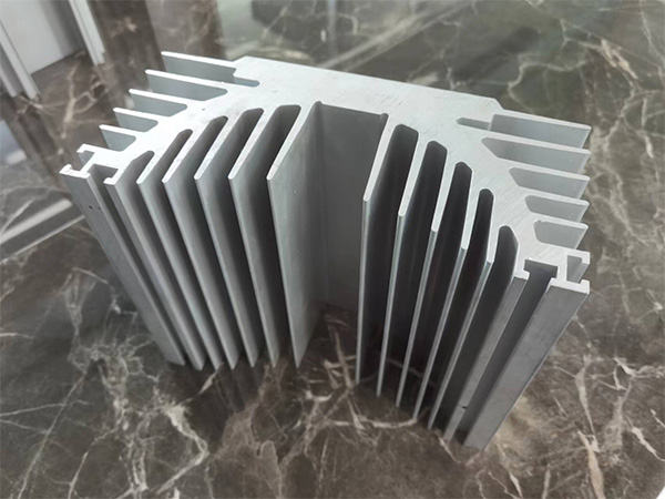 Special-shaped aluminum alloy radiator, high performance heat dissipation