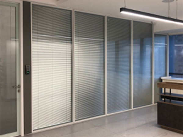 Double glass office partition beautiful, practical, simple, good perspective, good lighting