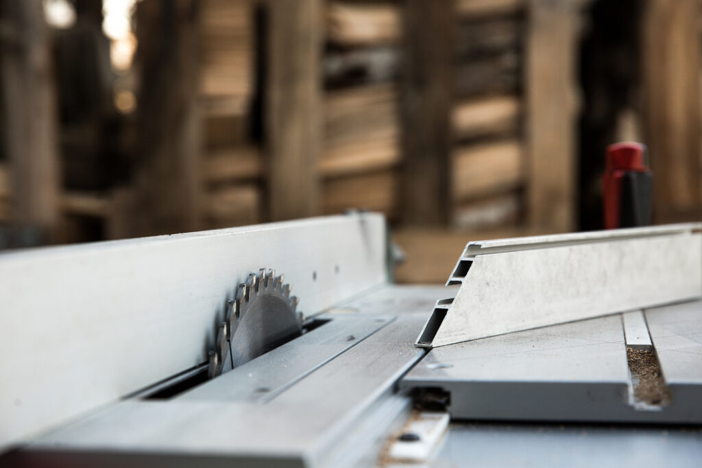 Aluminum profile cutting